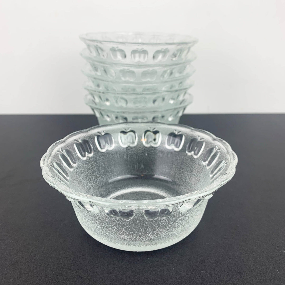 http://www.featurefurnitureshop.com/cdn/shop/files/Applebowls2_1200x1200.jpg?v=1687054571