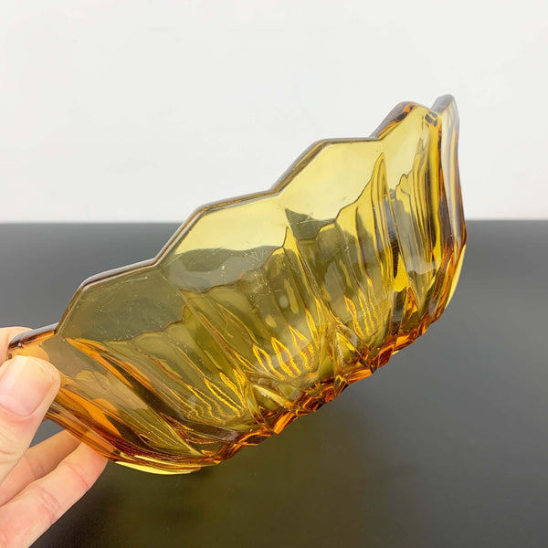 Amber glass salad bowl with scalloped triangle rim