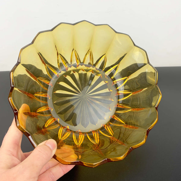 Amber glass salad bowl with scalloped triangle rim