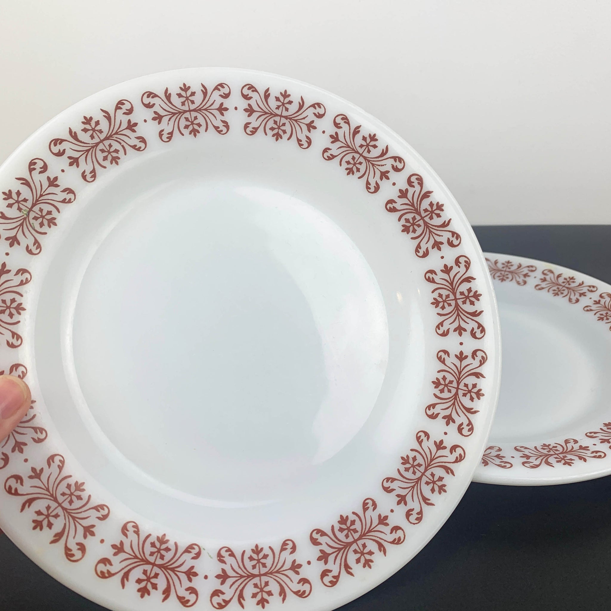 Anchor Hocking Filigree pattern dinner plates - Set of 2