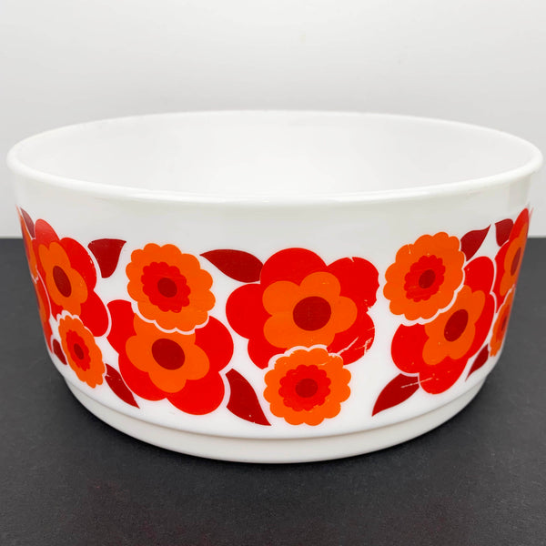 Arcopal Lotus salad and serving bowl