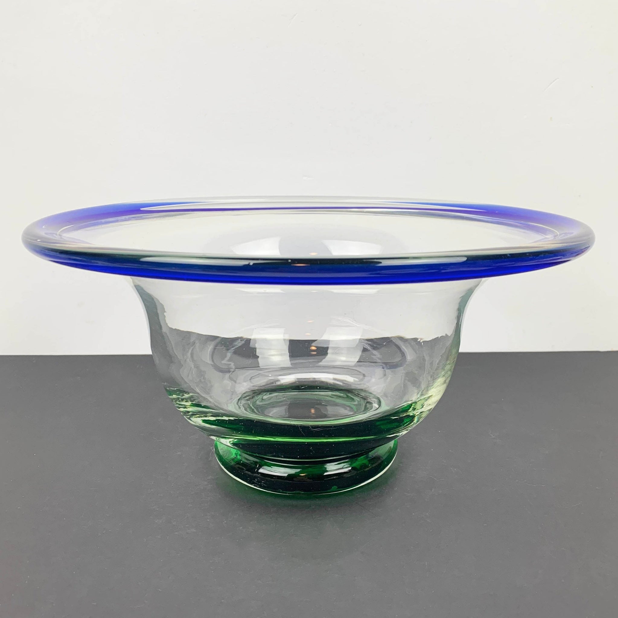 Large art glass centrepiece bowl