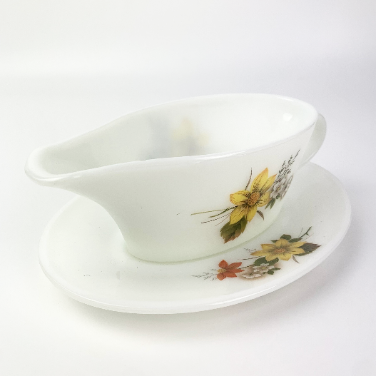 Pyrex Autumn Glory pattern gravy boat with saucer