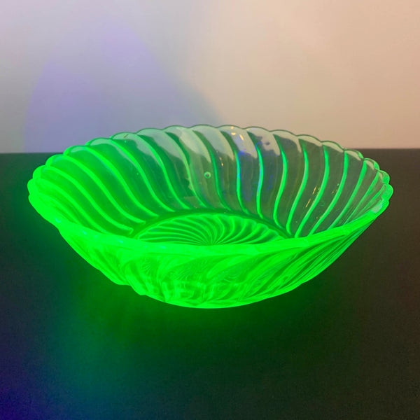 Bagley Glass uranium 'Carnival Swirl' serving bowl