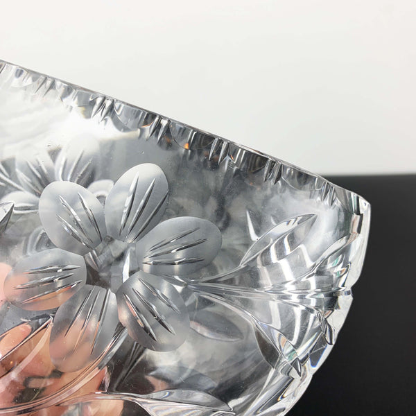 Crystal Daisy and Leaf intricately cut and etched oval shaped vase