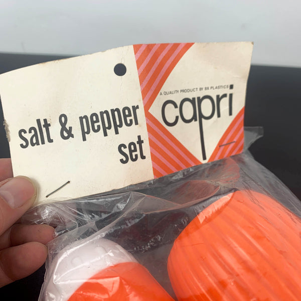 BX Plastics 'Capri' salt and pepper squeezers NOS - Set of 2