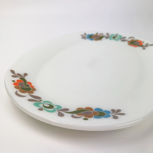 Retro style Carnaby design on oval platter