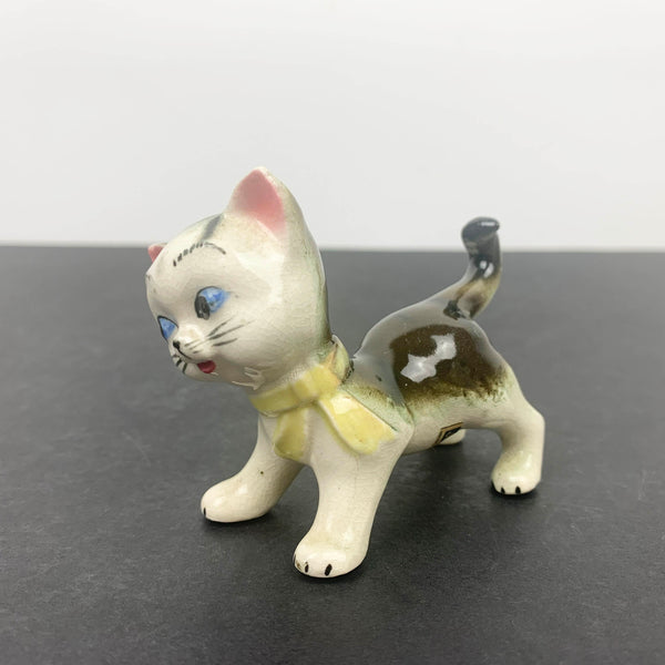 Playful Japanese cat ornaments - Set of 2