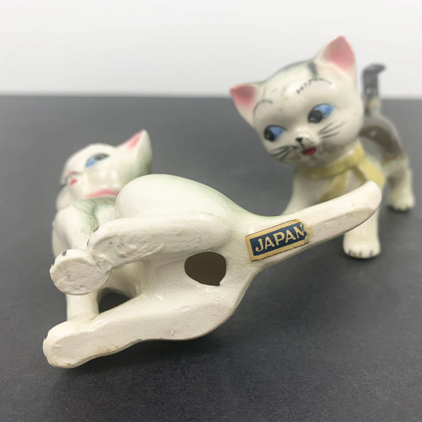 Playful Japanese cat ornaments - Set of 2