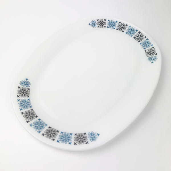 JAJ (Pyrex) Chelsea Opaline glass platter