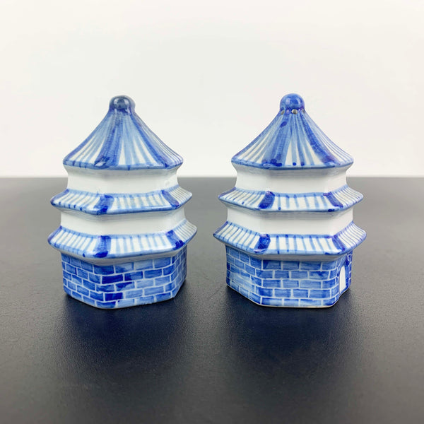 Asian Pagoda style condiment/cruet set