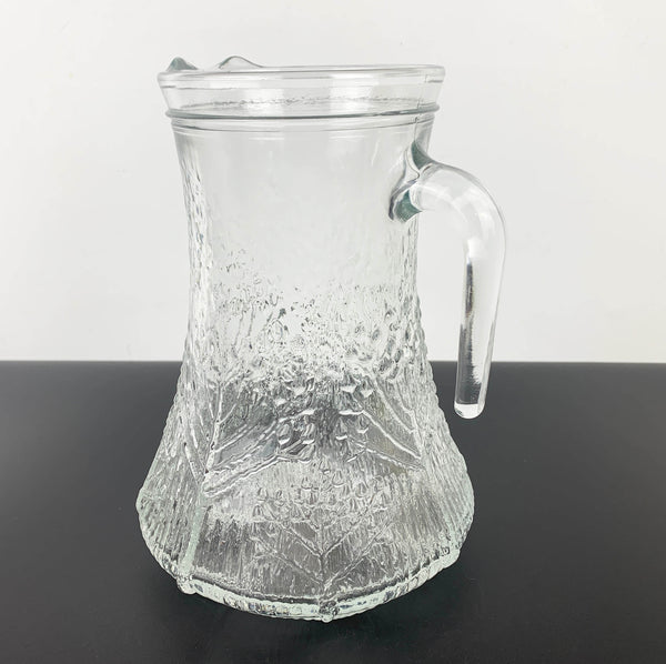 Lasisepat Mantsala (Finland) Cow Parsley pattern glass pitcher