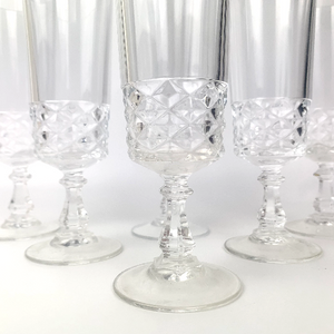 Cristal D'Arques 'Diamond' champagne flutes cut detail