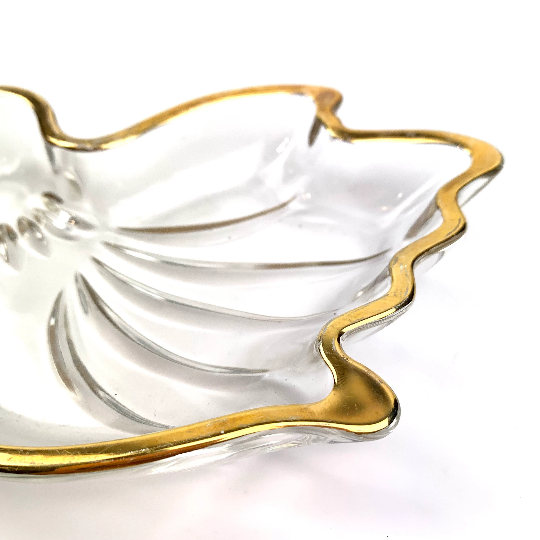 Wing detail on Mikasa dove glass dish