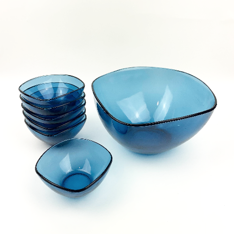 Vereco France 7 piece blue bowl set with large bowl and individual bowls