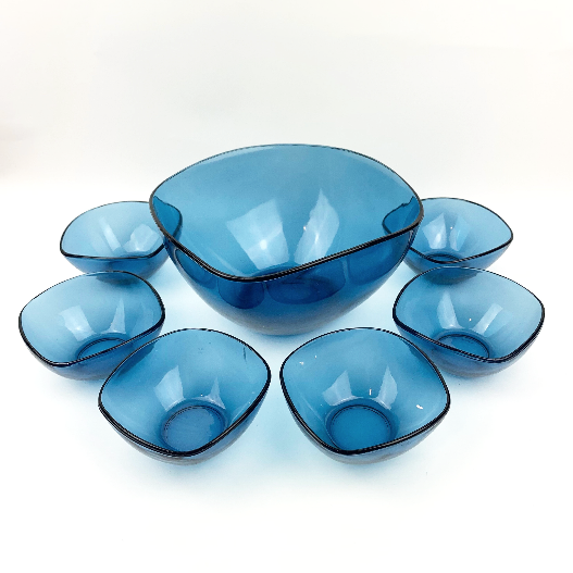 Vereco France 7 piece blue bowl set