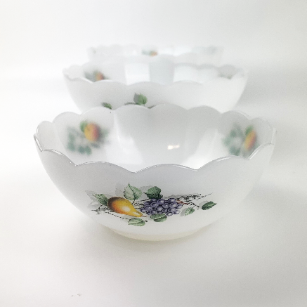 Arcopal France opaline glass bowls with scalloped edges