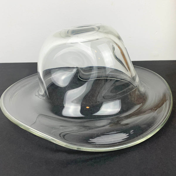 Glass hat with pinch