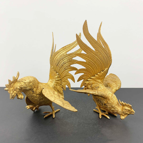 Metal fighting cockerel or rooster figurines - Set of 2