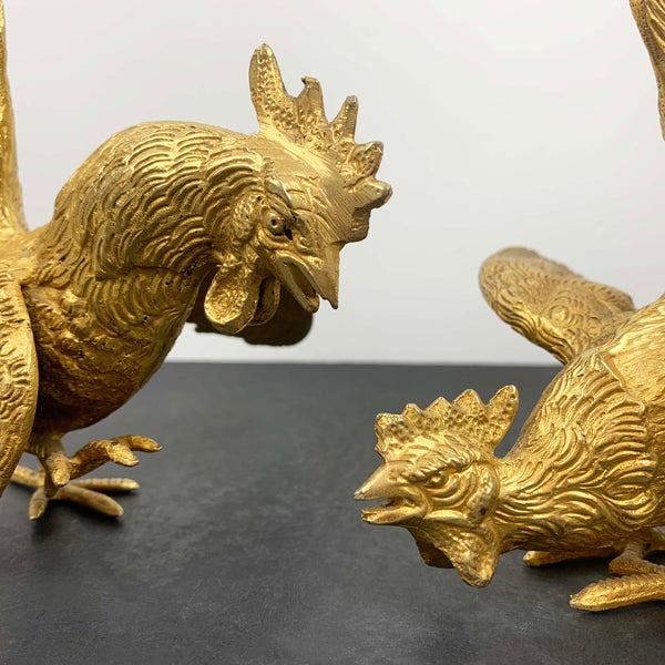 Metal fighting cockerel or rooster figurines - Set of 2