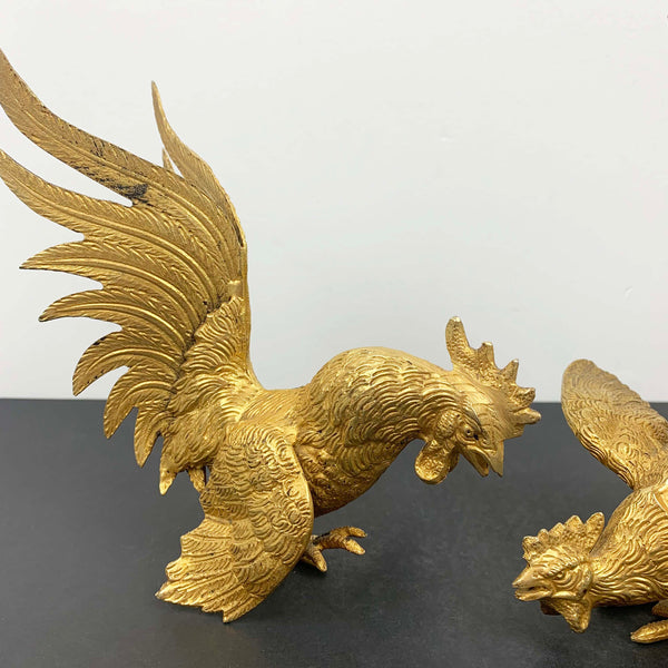 Metal fighting cockerel or rooster figurines - Set of 2