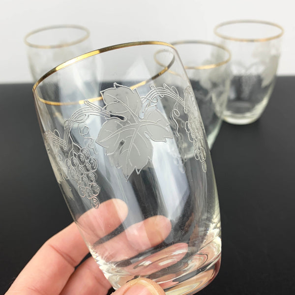 Bohemia grapevine etched mid century glass with gold rim - Set of 4