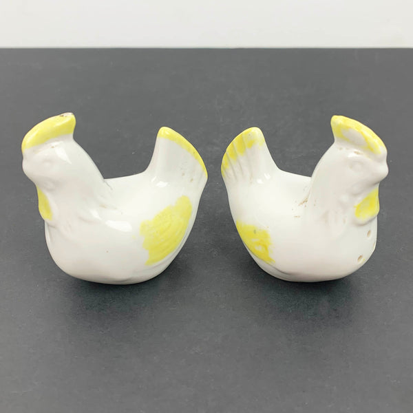 Hen salt and pepper shaker set