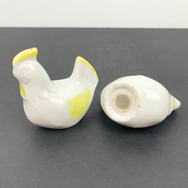 Hen salt and pepper shaker set