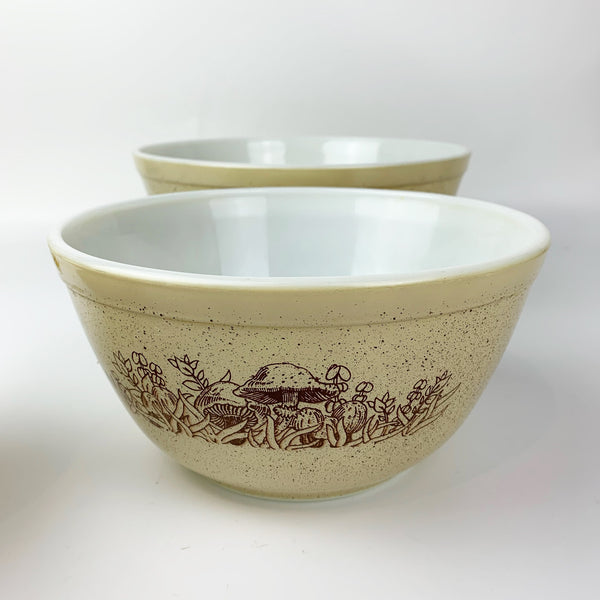 Pyrex Forest Fancies pattern with mushroom design