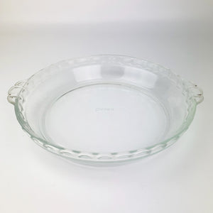 Pyrex (USA) pie plate with crimped edge