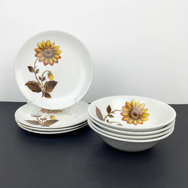 Johnson of Australia 'Hayman' sunflower pattern dinnerware