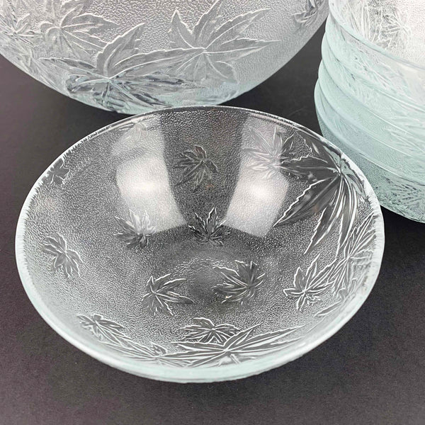 KIG glass bowl with leaf design