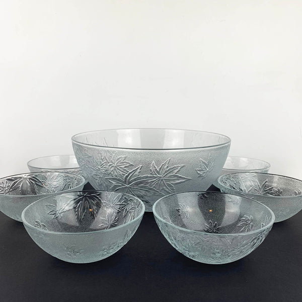 Vintage 7 piece dessert bowl set