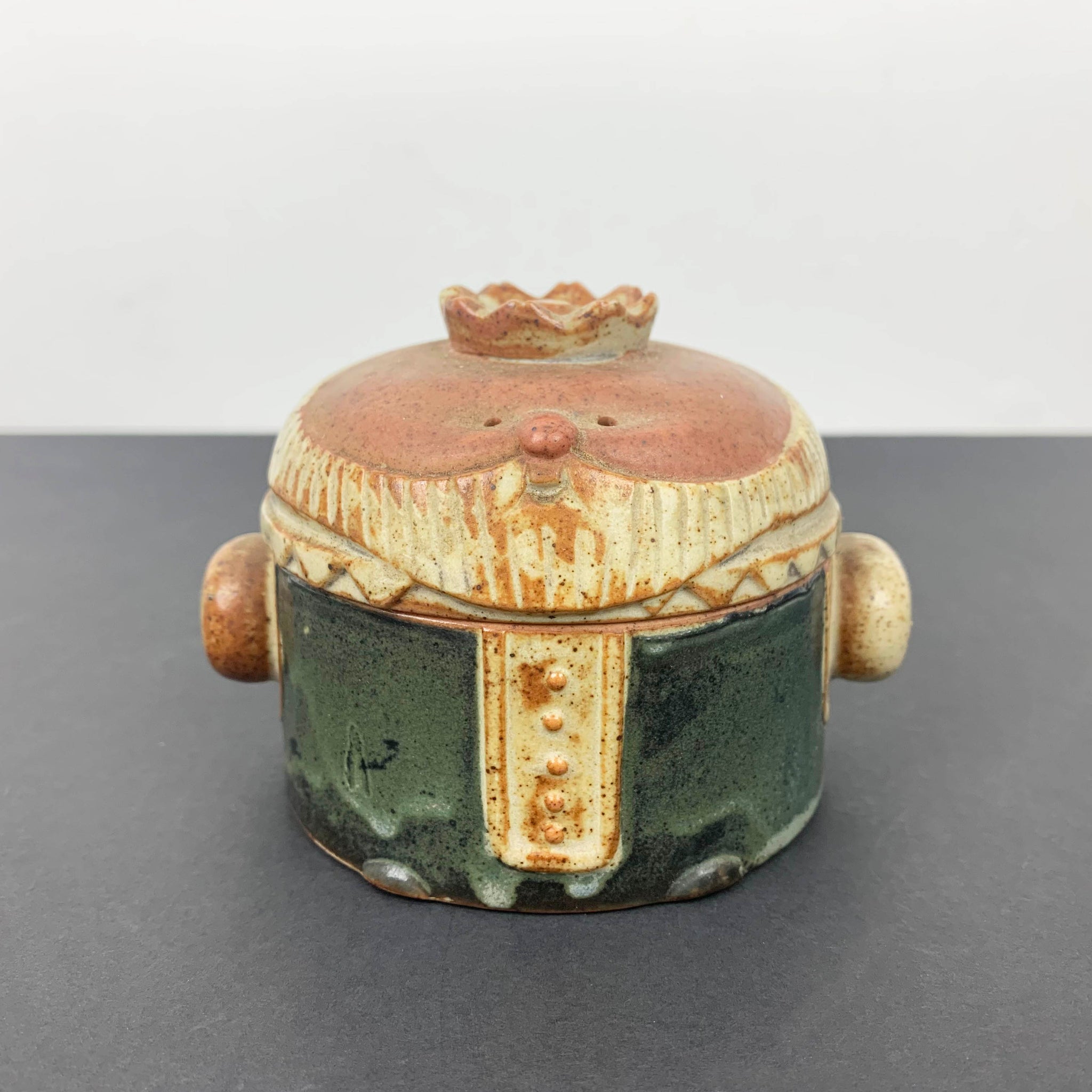 Gempo King lidded salt or spice box