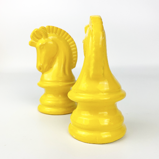 Horse salt and pepper shakers in yellow