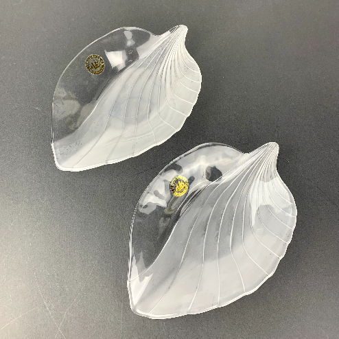 Pair of leaf shaped trinket dishes, made in Japan