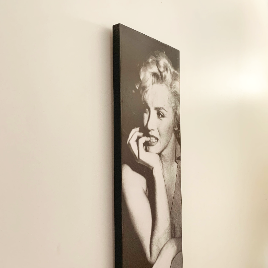 Large wall picture of Marilyn Monroe