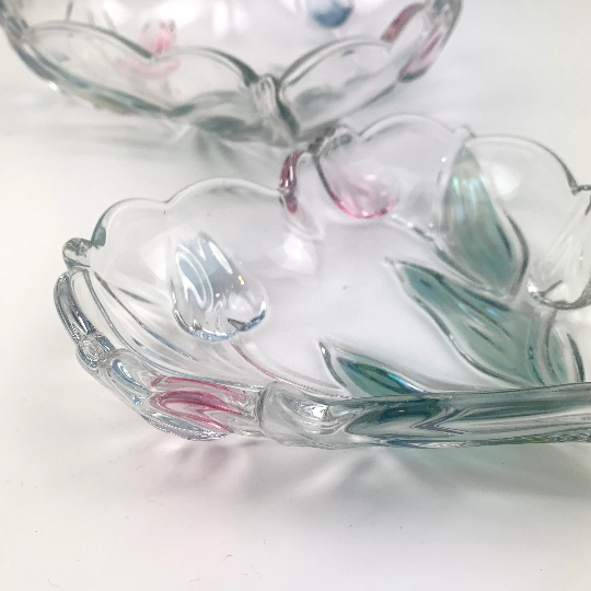 Mikasa heart shaped glass bowl detail