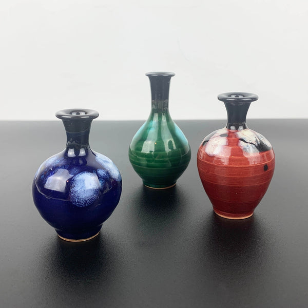 Miniature pottery vases