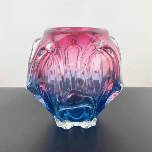 Sanyu Glass (Japan) mid century pink and blue ombre art glass vase