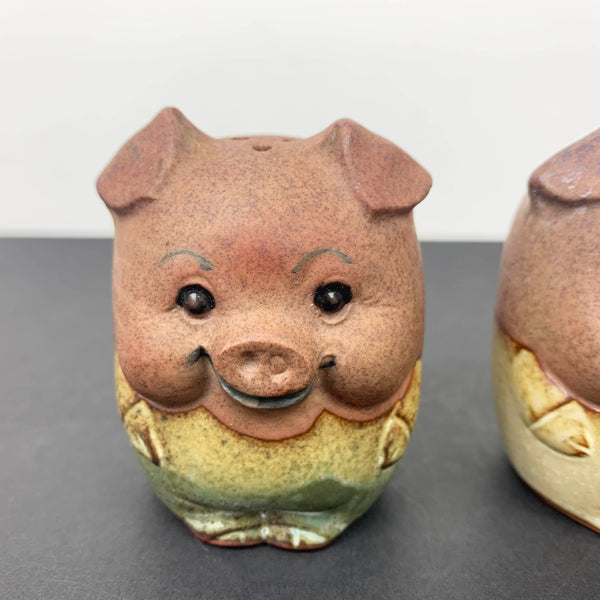 Collectible Gempo smiling pig shaker