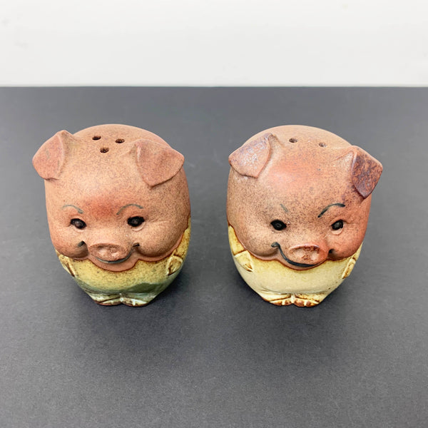 Collectible 1970's Gempo pig shaker set