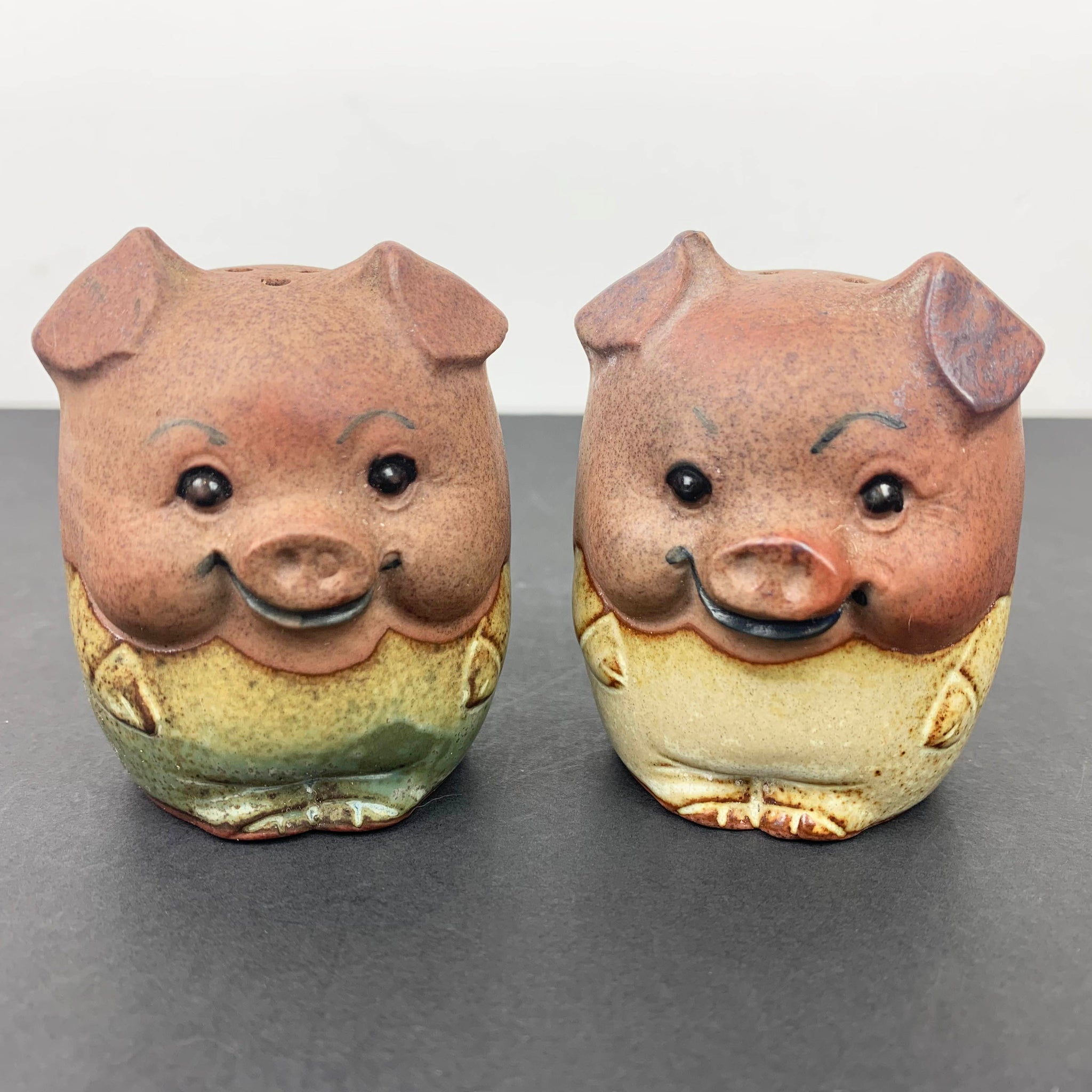 Gempo Pig salt and pepper shakers