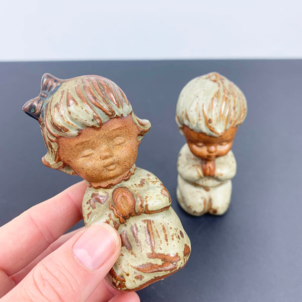 Praying girl pottery salt and pepper shaker