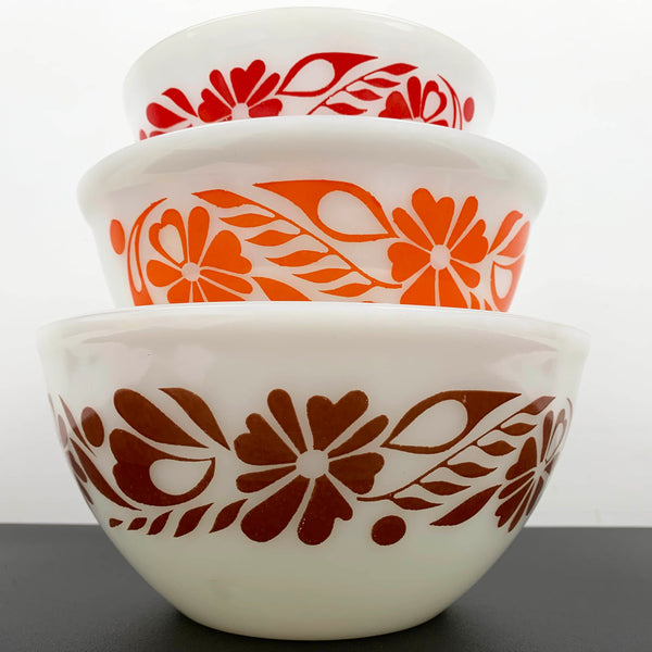 Pyrex (Australia) Floral Banner Mixing Bowl Set