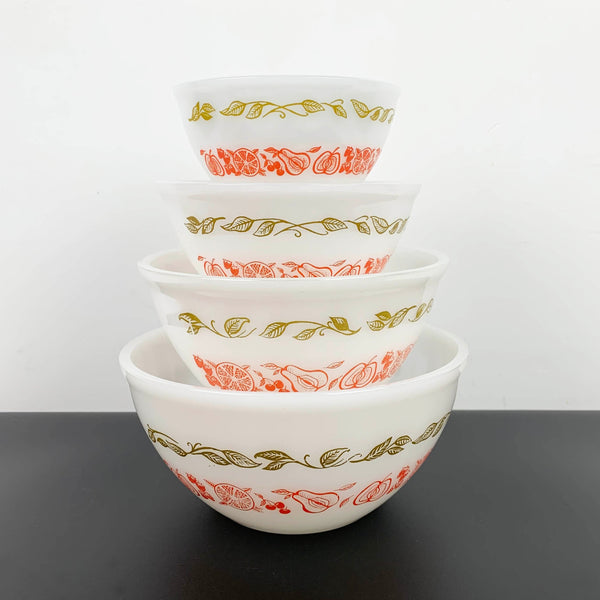 Pyrex Australia Fruit Salad mixing bowl nested set