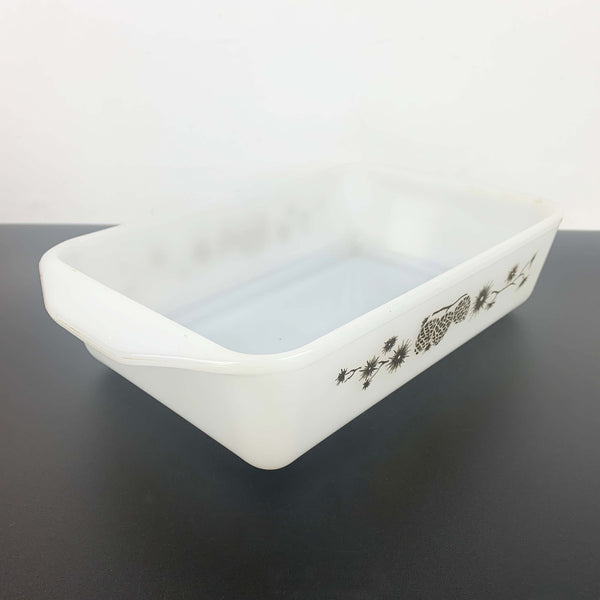 Pyrex Agee (Australia) Golden Pine rectangle baking dish