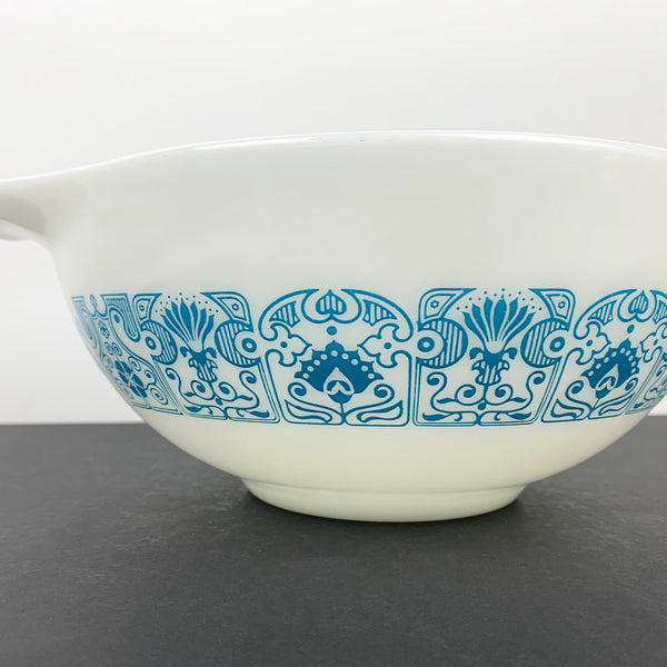 Pyrex (USA) 'Horizon Blue' pattern on bowl