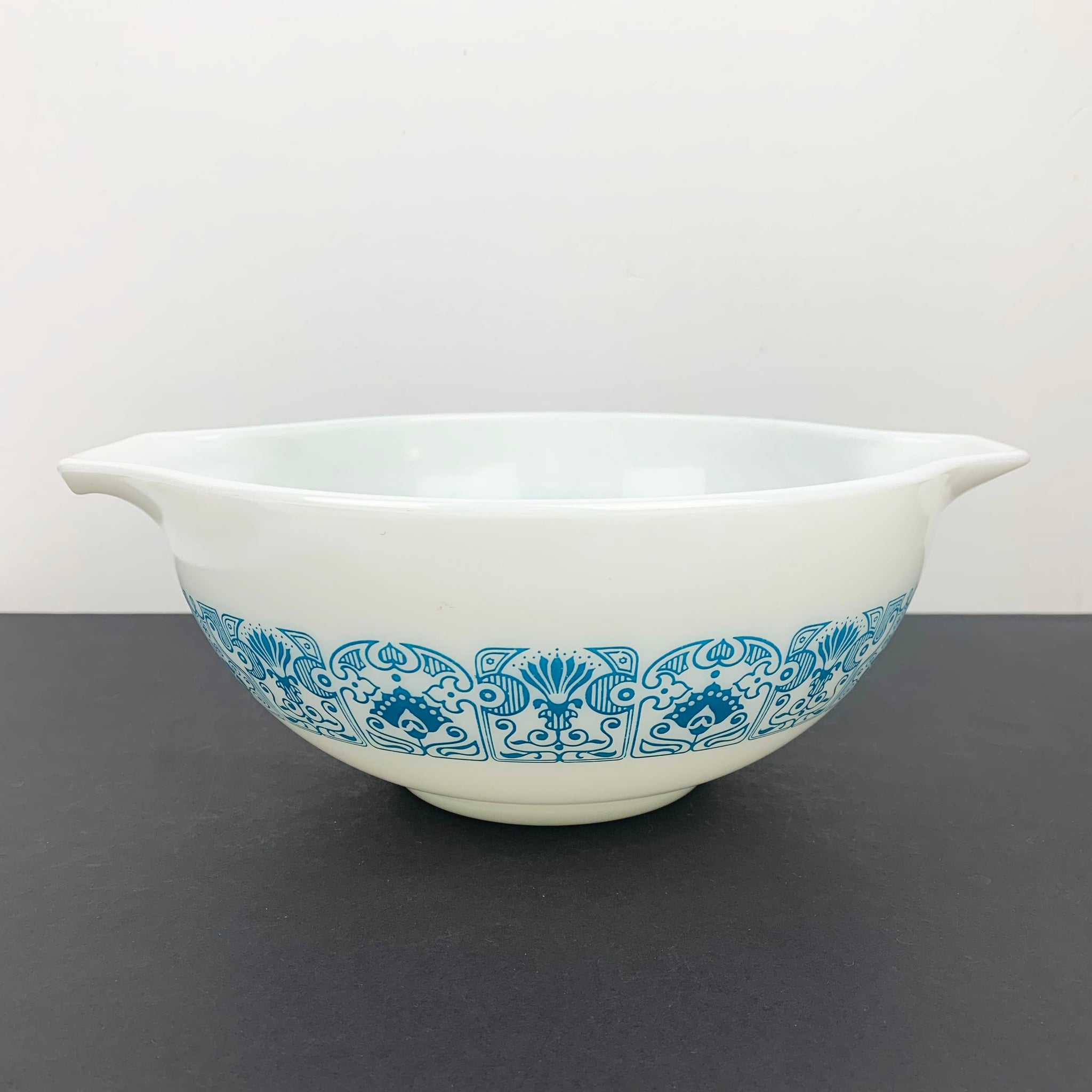 Pyrex (USA) 'Horizon Blue' Cinderella Mixing Bowl 443