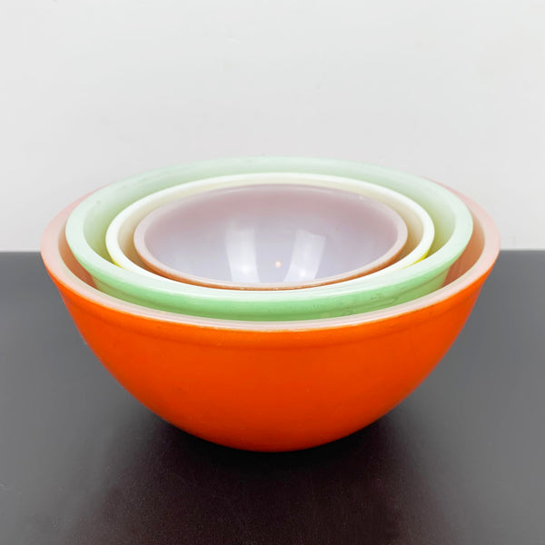 Pyrex (Australia) coloured mixing bowl set